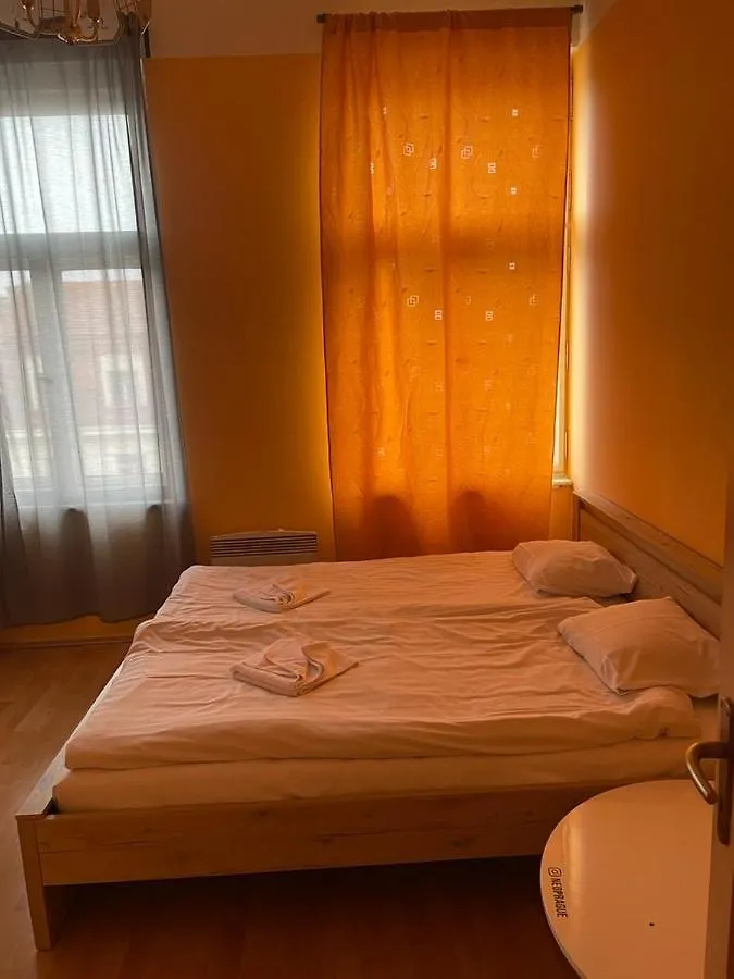 Hotel Praha Club Bed & Breakfast 2*, Prag Tjeckien