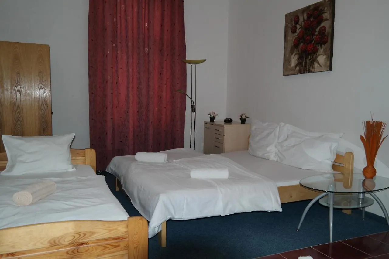 Hotel Praha Club Bed & Breakfast 2*, Prague