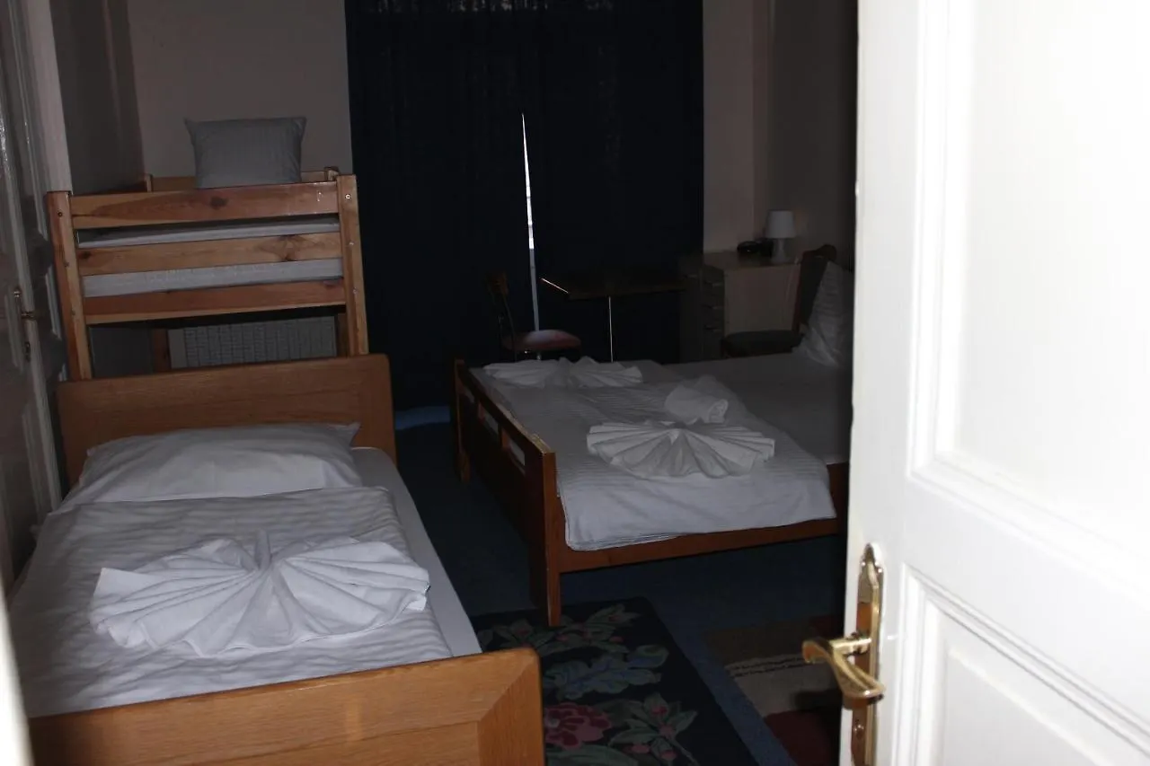 Hotel Praha Club Bed & Breakfast 2*, Prague